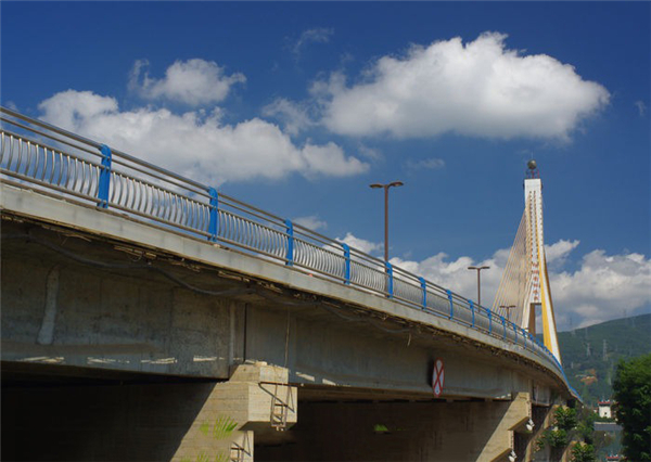 漳州304不锈钢桥梁护栏：安全、耐用与美观的完美结合