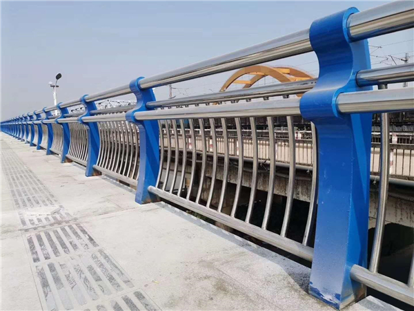 漳州304不锈钢复合管护栏的生产工艺揭秘