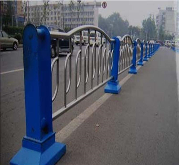 漳州不锈钢防撞栏杆生产制造工艺